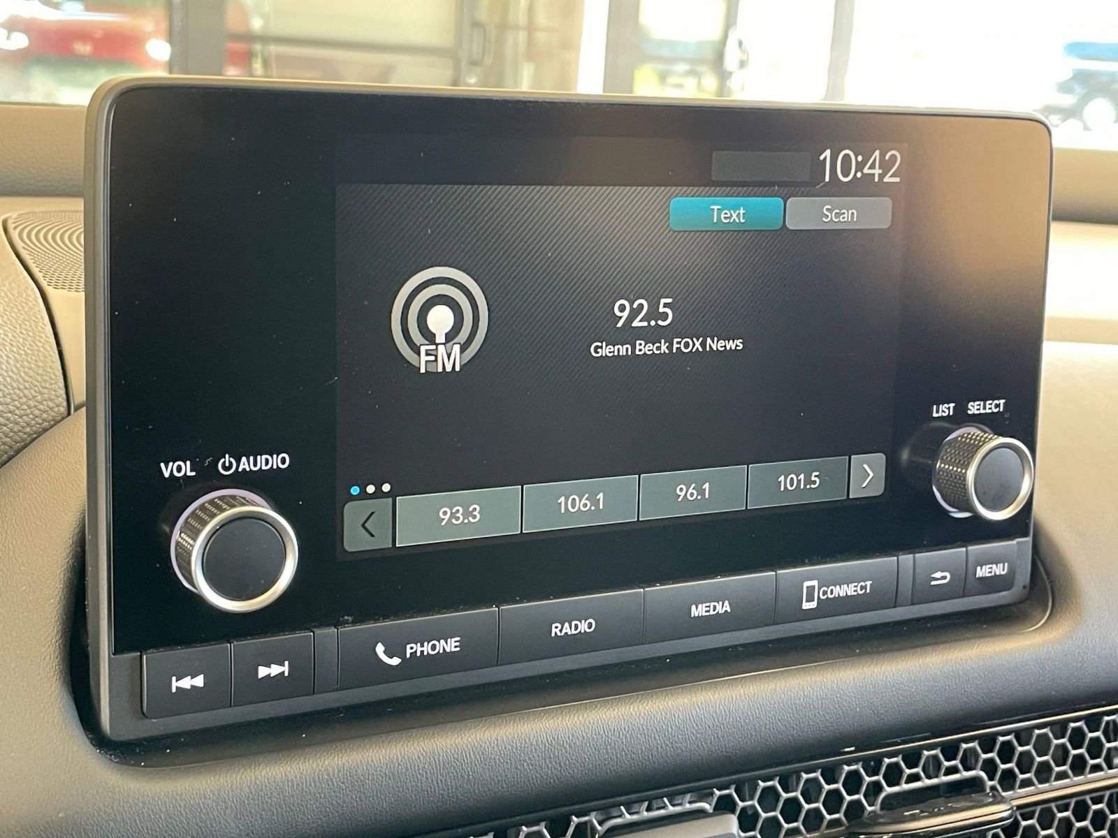 Thumbnail: 2025 Honda HR-V - 20