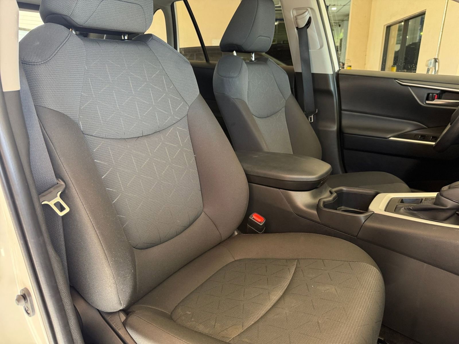 Thumbnail: 2025 Toyota RAV4 - 30