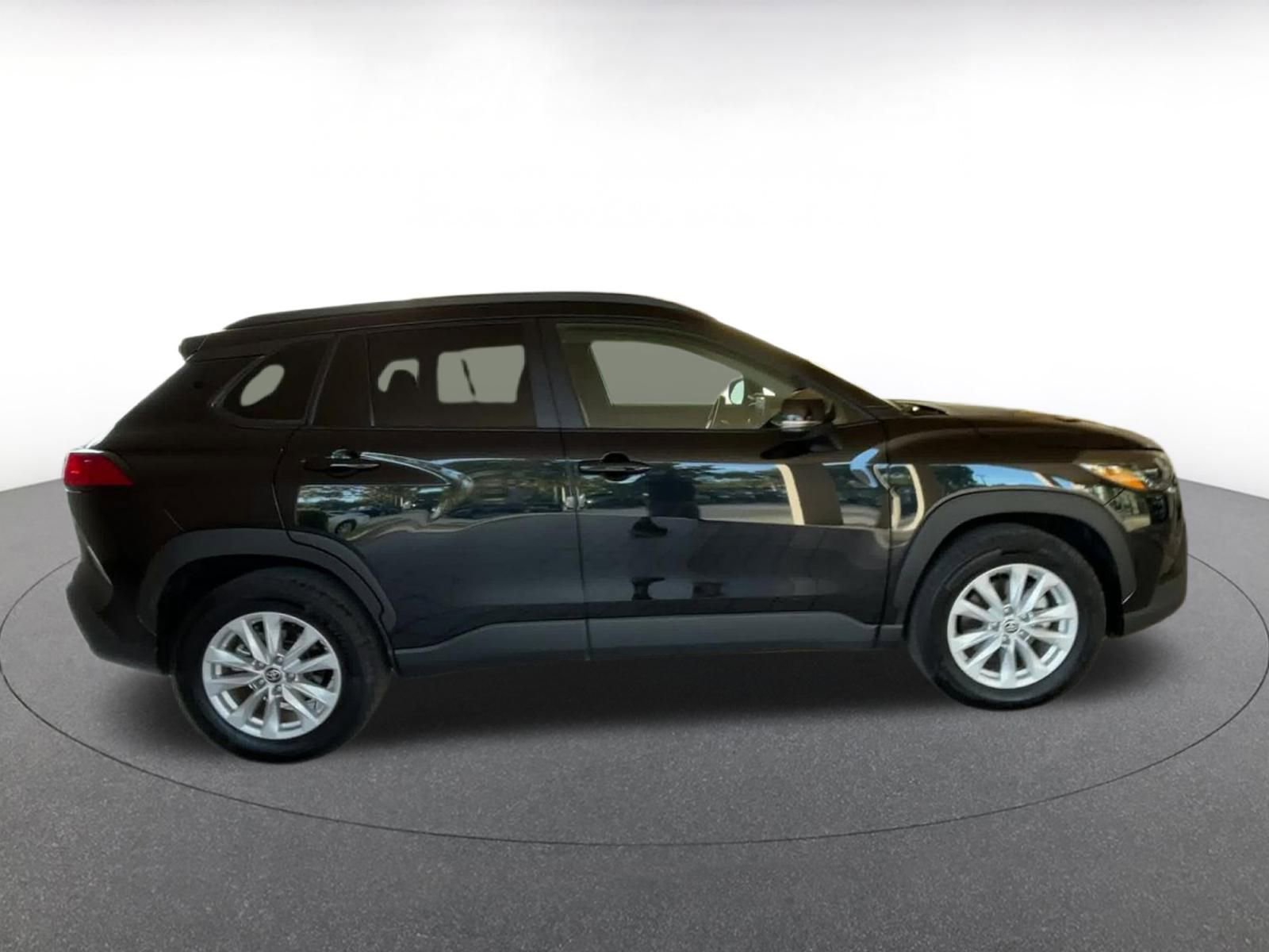 Thumbnail: 2025 Toyota Corolla Cross - 16