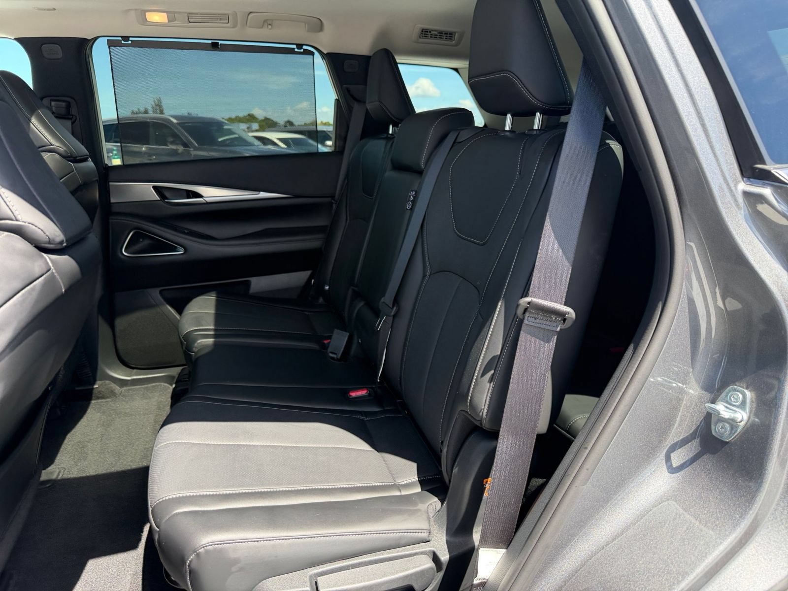 Thumbnail: 2026 INFINITI QX60 - 19