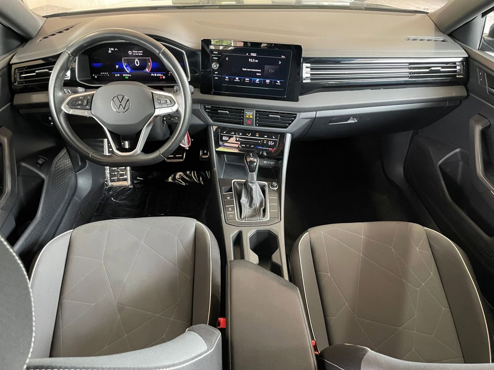 Thumbnail: 2025 Volkswagen Jetta - 31