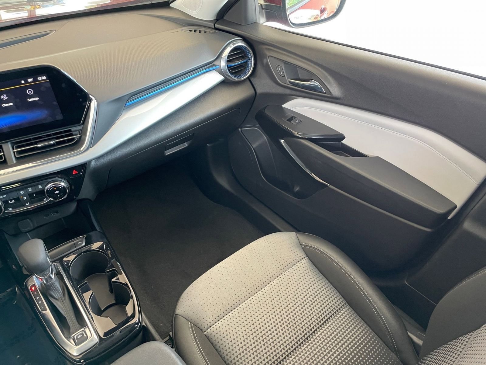 Thumbnail: 2025 Chevrolet Trax - 34