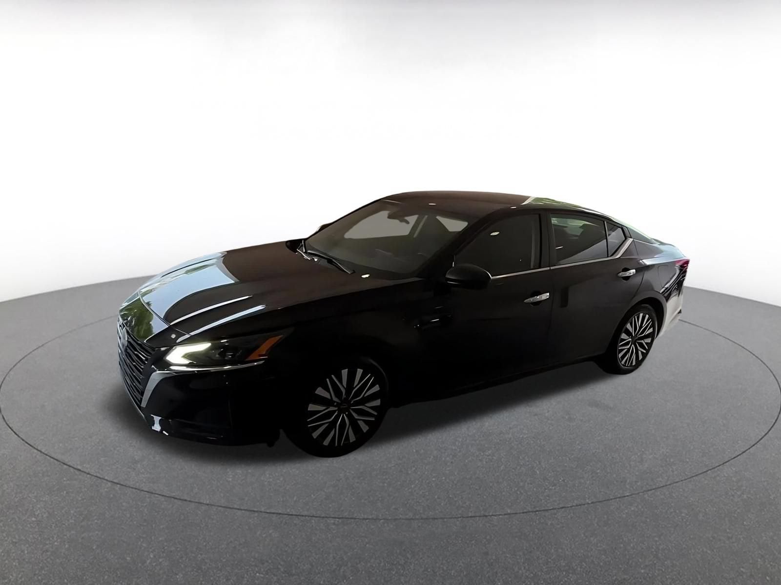 Thumbnail: 2025 Nissan Altima - 7