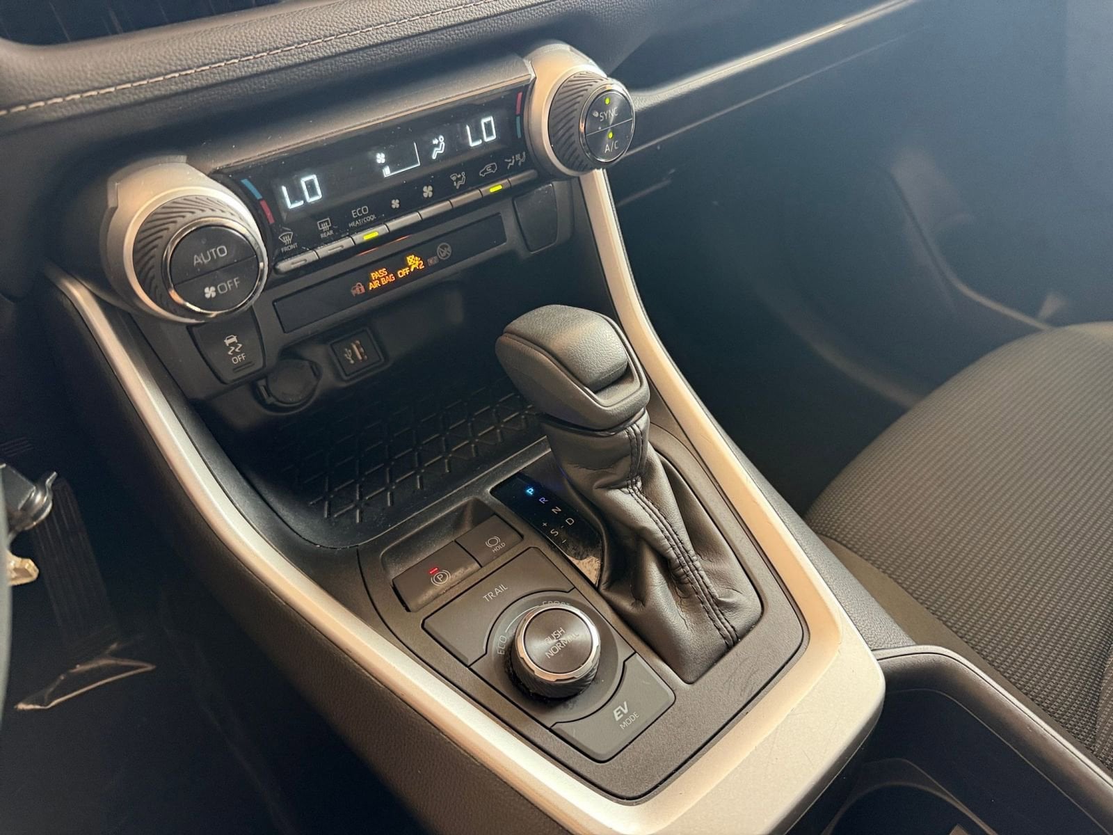 Thumbnail: 2025 Toyota RAV4 - 35