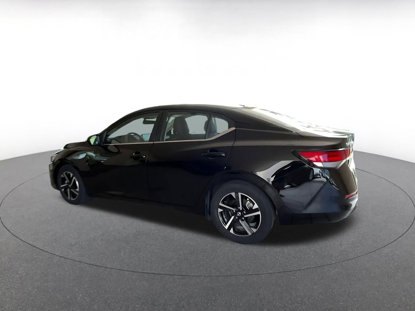 Thumbnail: 2025 Nissan Sentra - 10