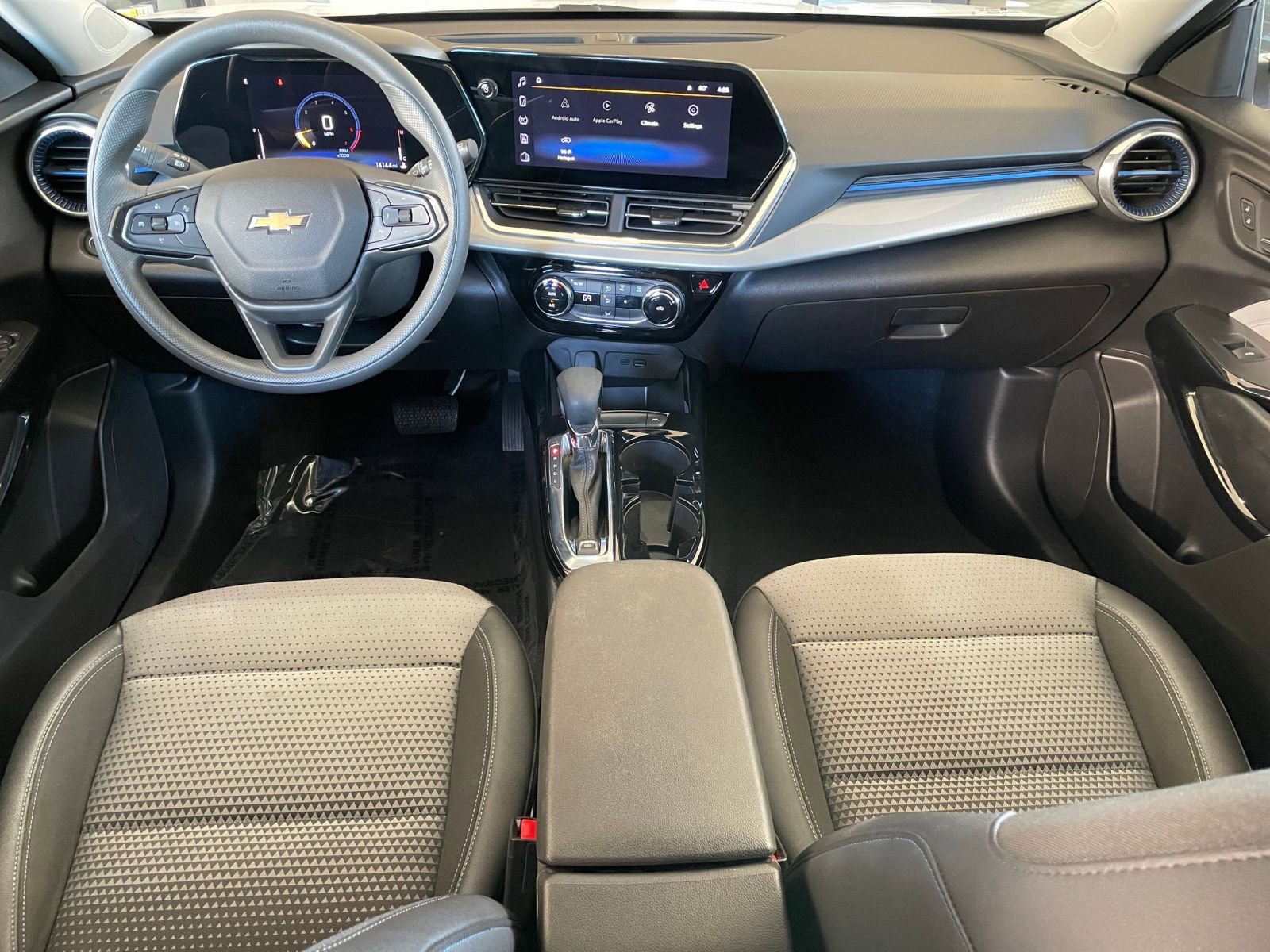 Thumbnail: 2025 Chevrolet Trax - 32