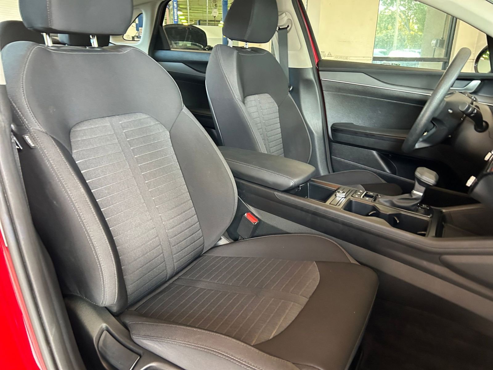 Thumbnail: 2025 Kia K5 - 31