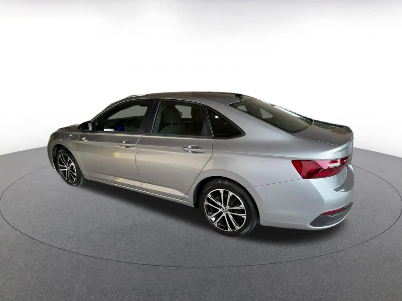 Thumbnail: 2025 Volkswagen Jetta - 10