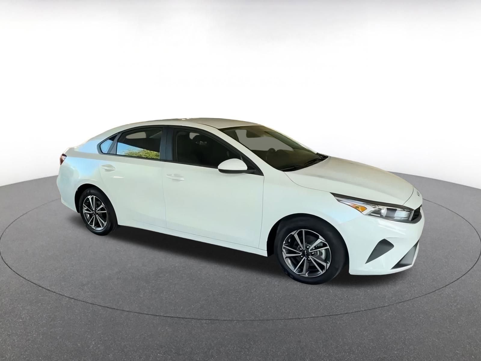 Thumbnail: 2024 Kia Forte - 2