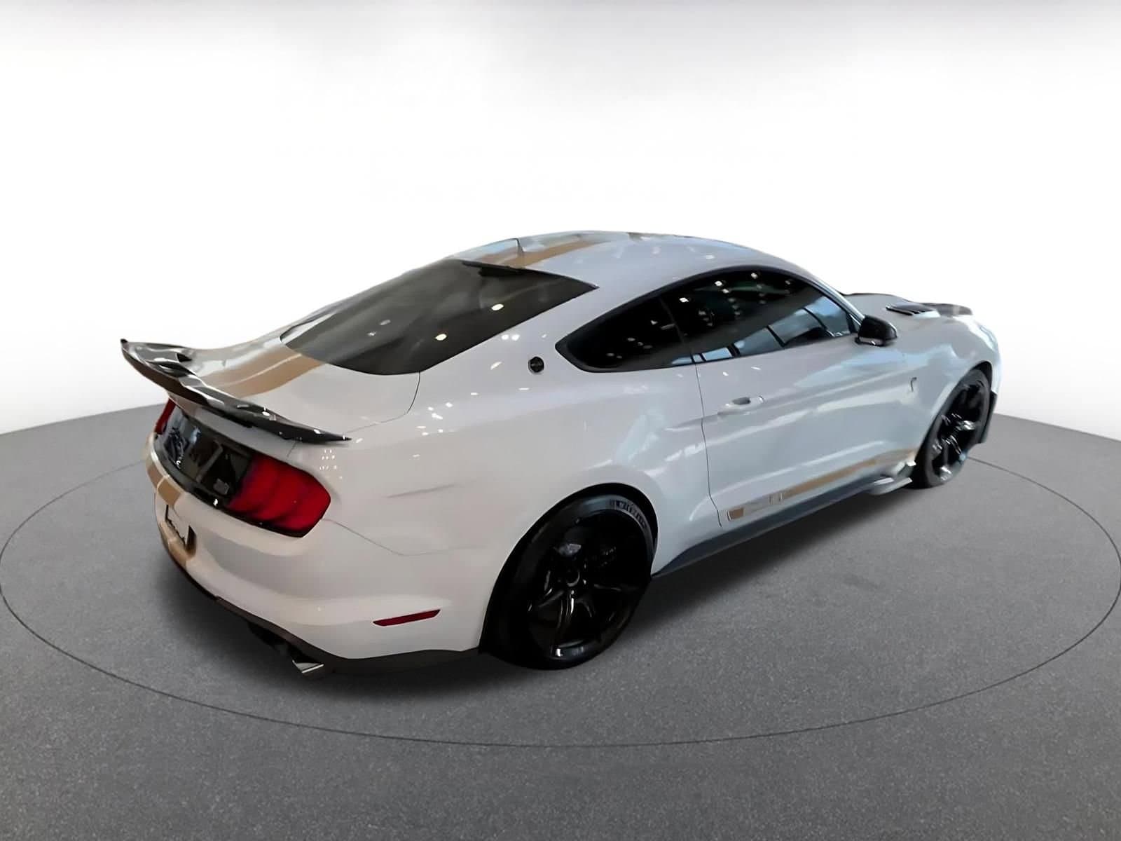 Thumbnail: 2022 Ford Mustang - 15