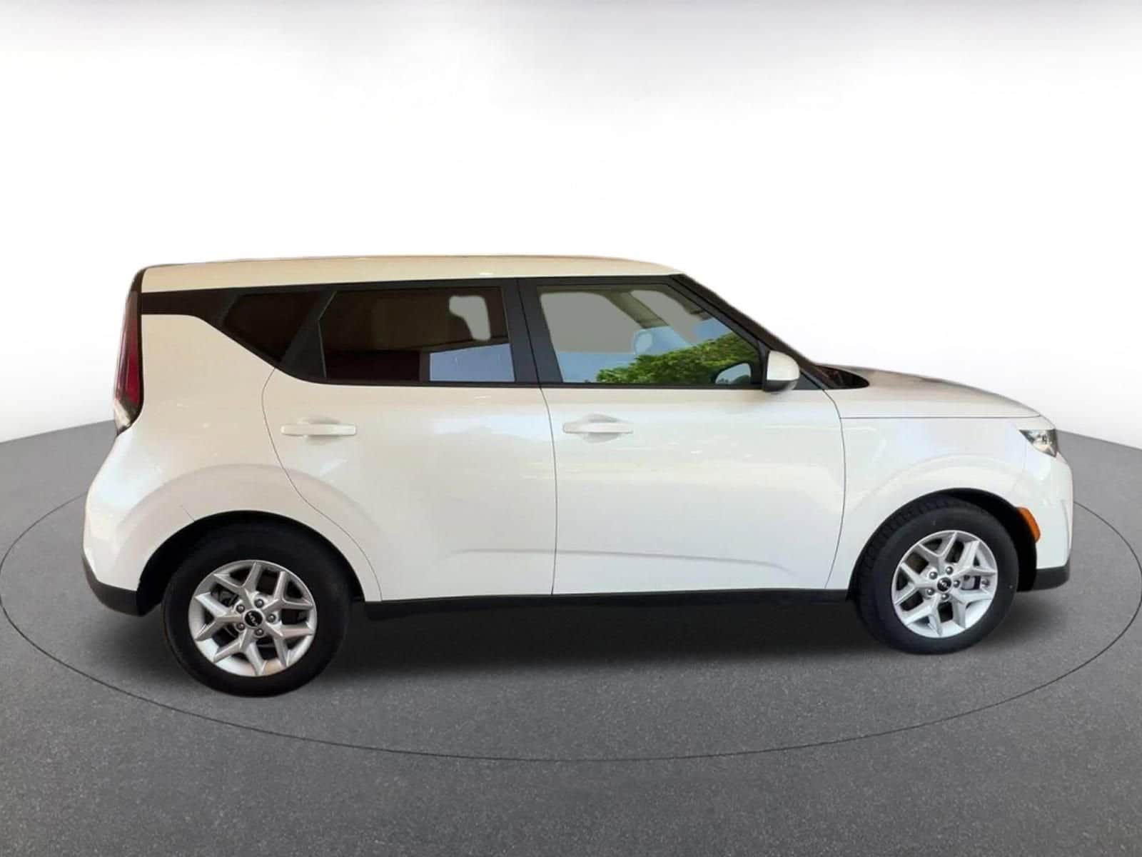 2024 Kia Soul LX 13