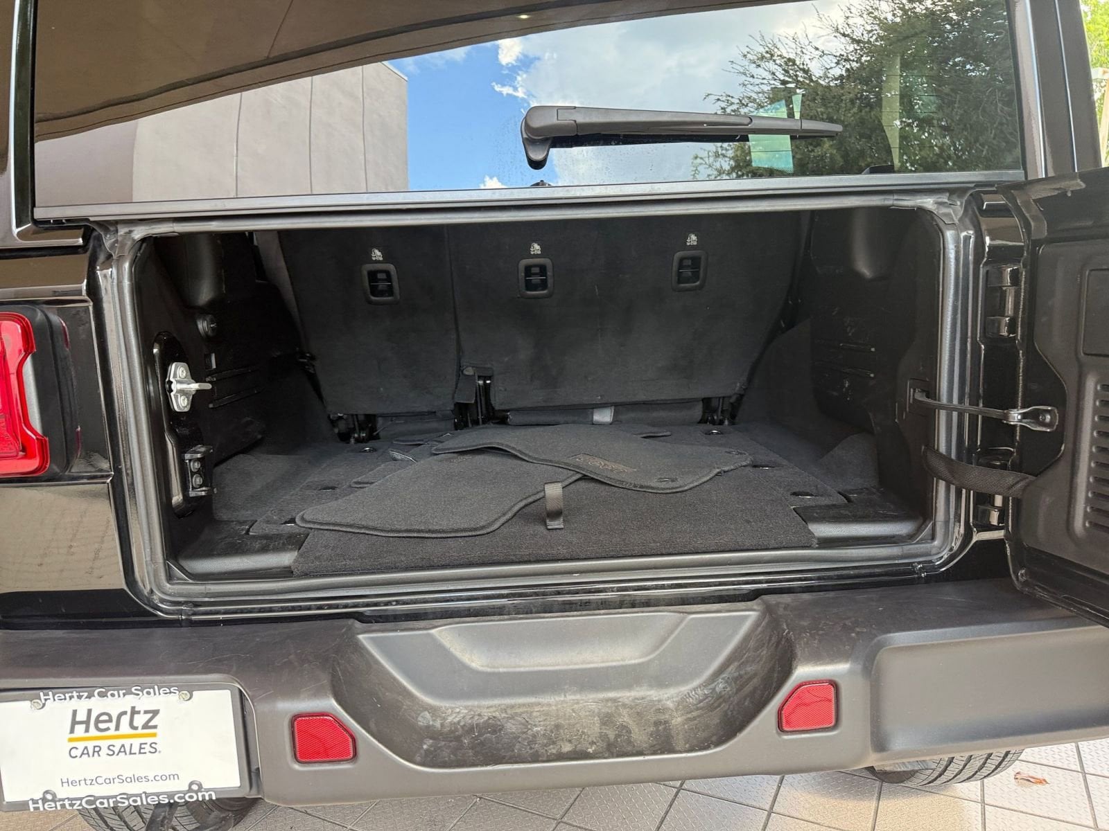 Thumbnail: 2025 Jeep Wrangler - 24