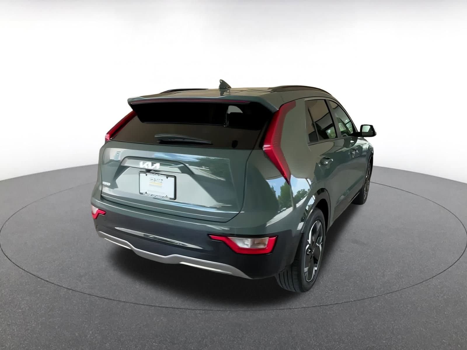 Thumbnail: 2023 Kia Niro - 12