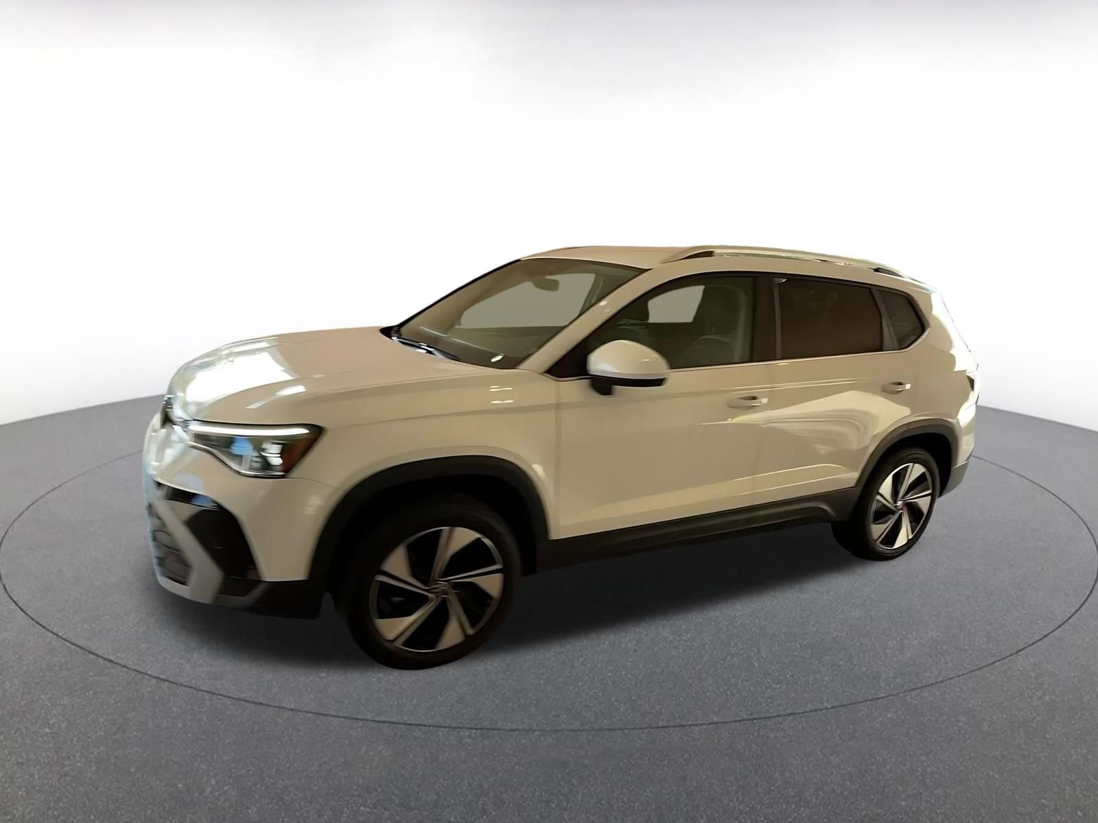 Thumbnail: 2025 Volkswagen Taos - 8