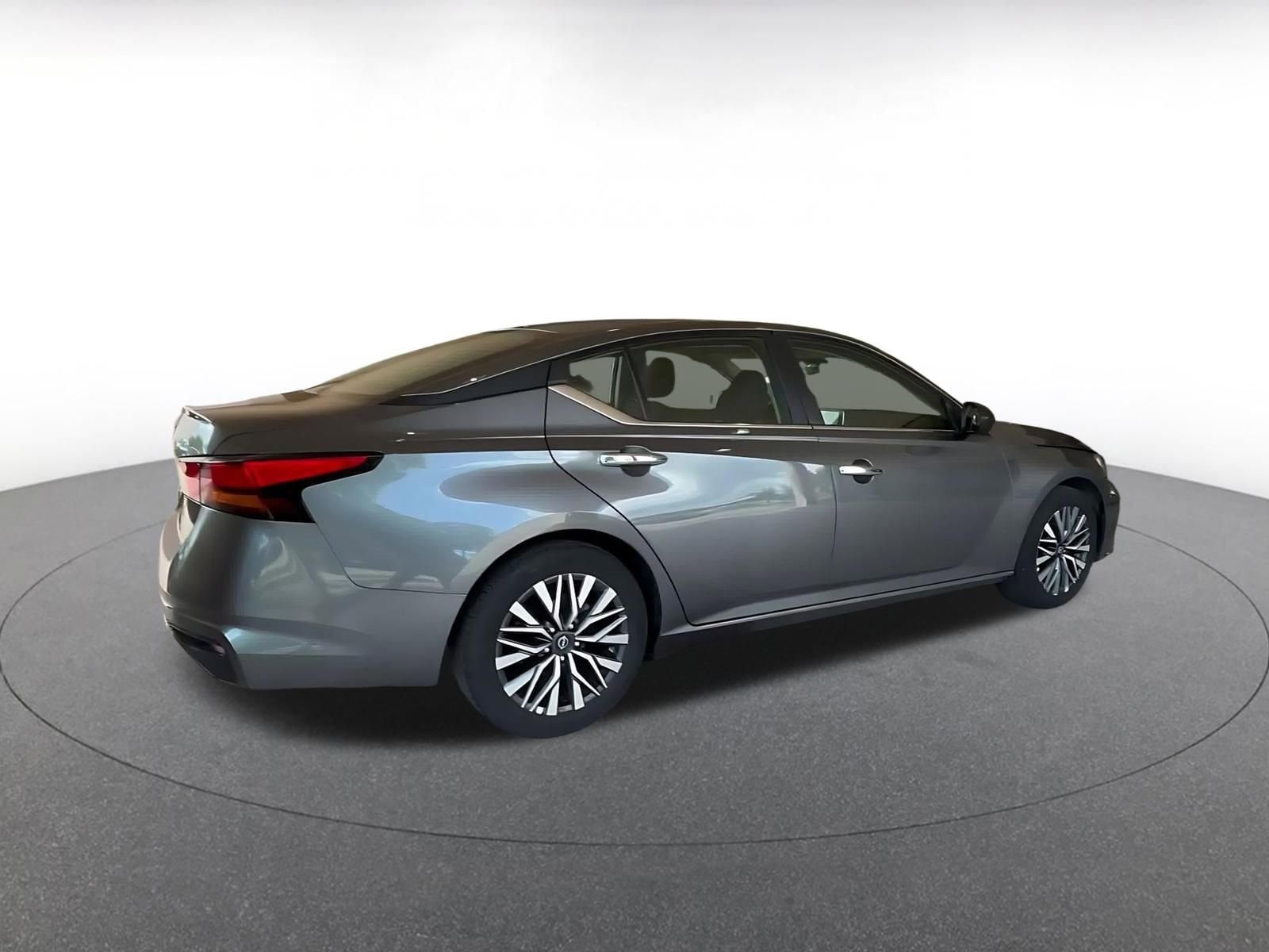 Thumbnail: 2025 Nissan Altima - 15