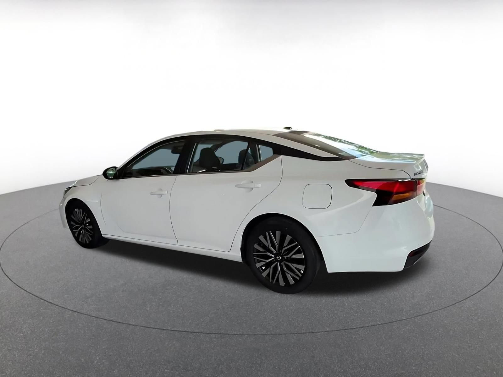 Thumbnail: 2026 Nissan Altima - 10
