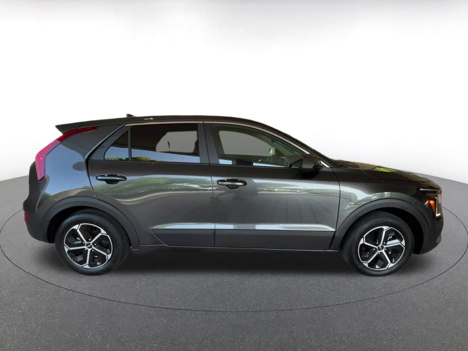 Thumbnail: 2026 Kia Niro - 16