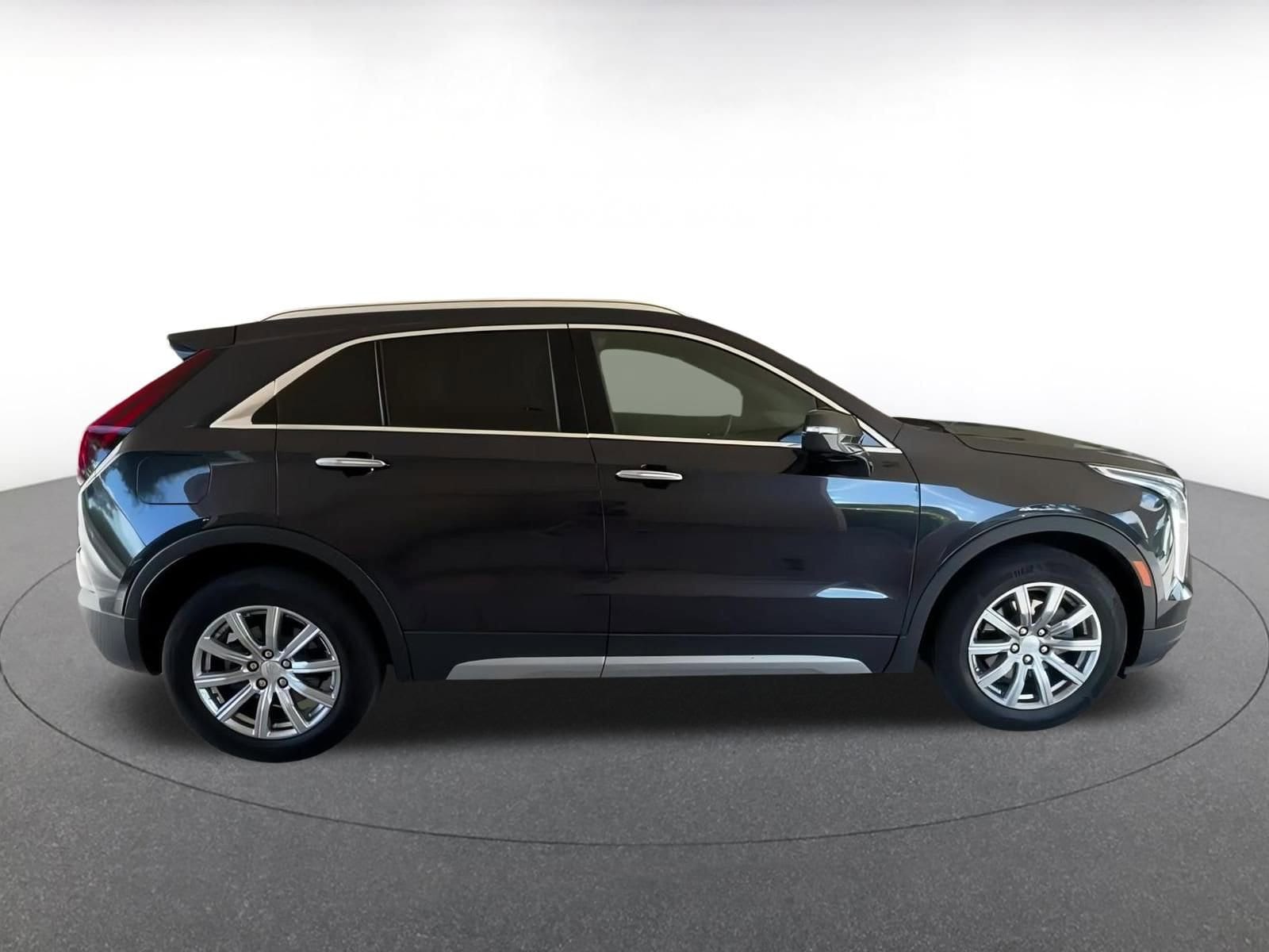 Thumbnail: 2023 Cadillac XT4 - 16