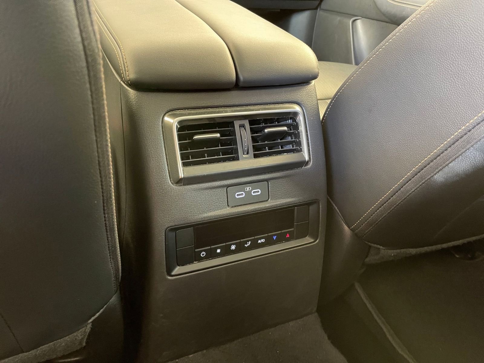 Thumbnail: 2025 Mazda CX-90 - 24