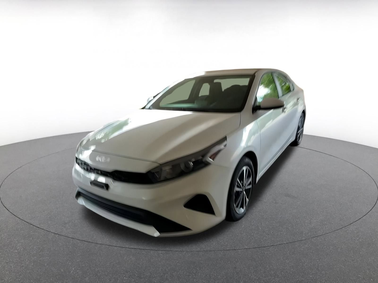 Thumbnail: 2024 Kia Forte - 4