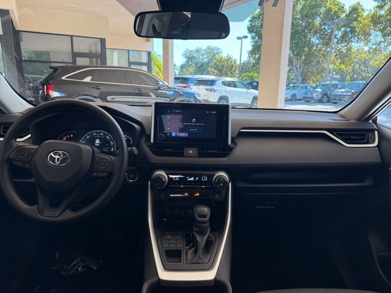 Thumbnail: 2025 Toyota RAV4 - 27