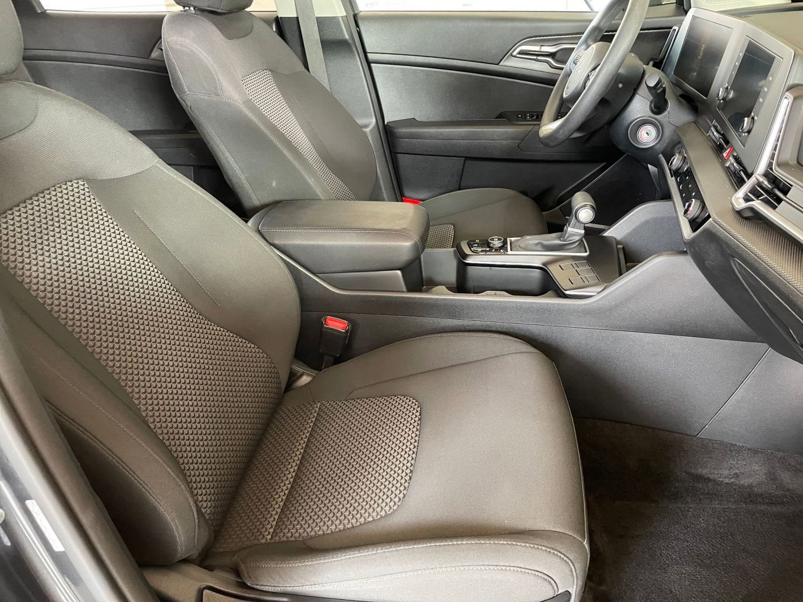 Thumbnail: 2025 Kia Sportage - 35