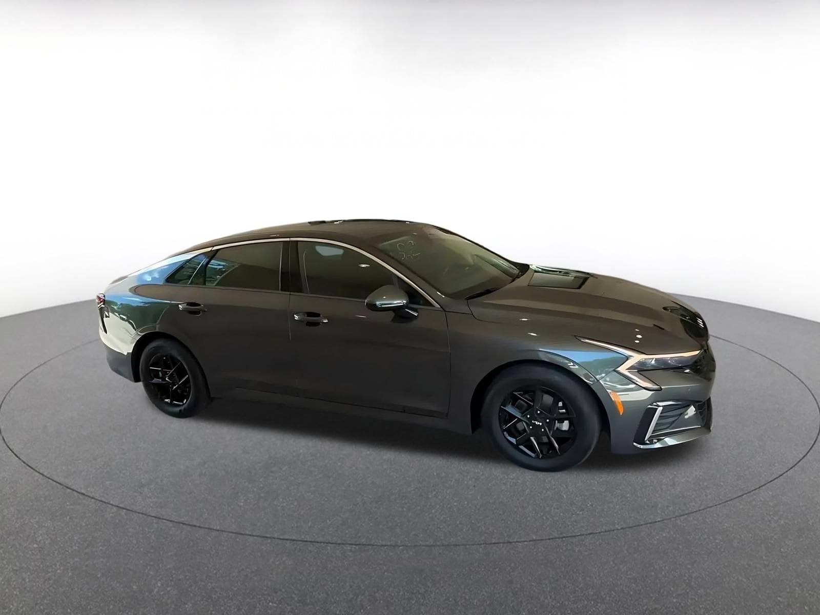 Thumbnail: 2025 Kia K5 - 2