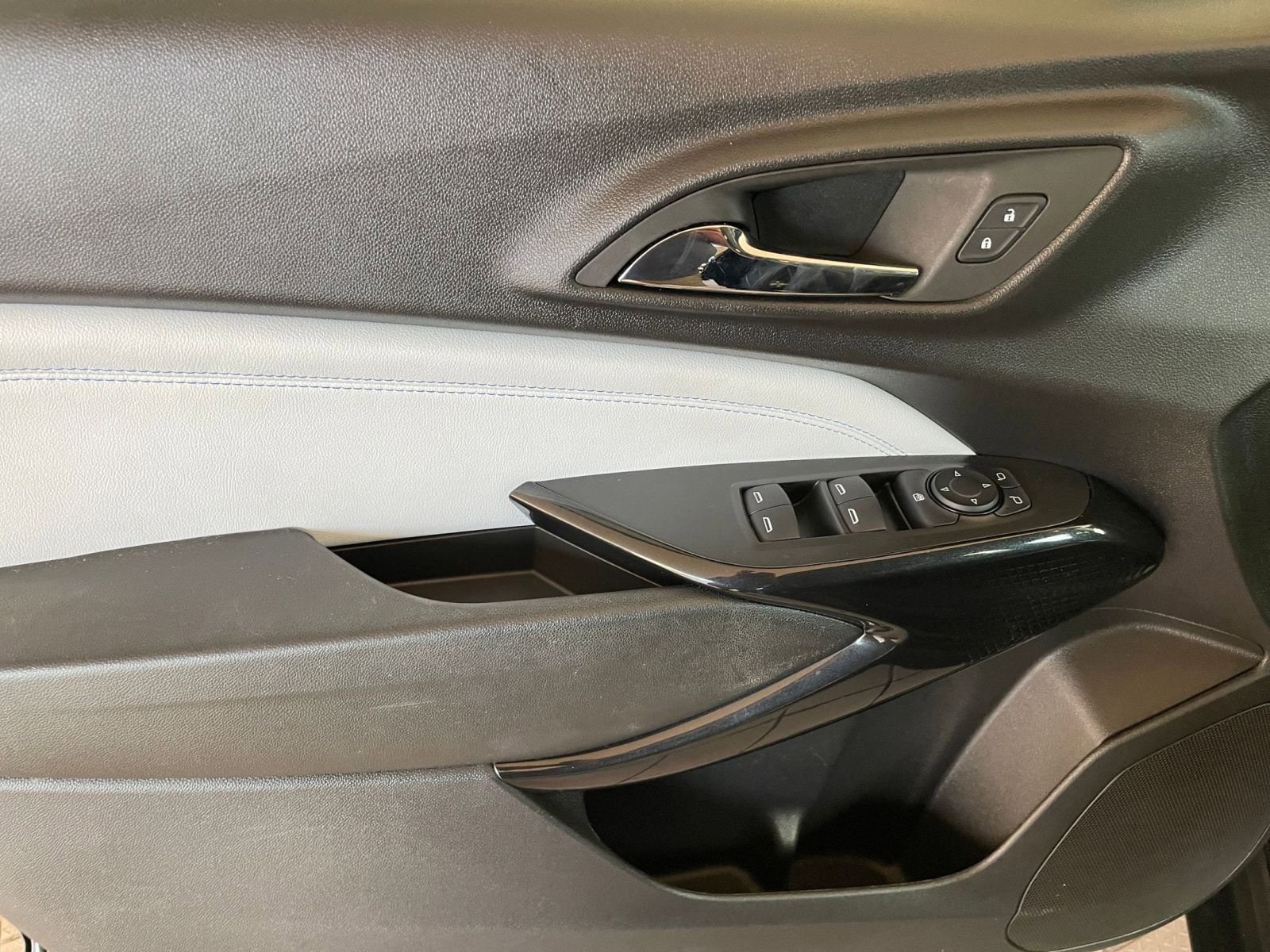 Thumbnail: 2025 Chevrolet Trax - 20