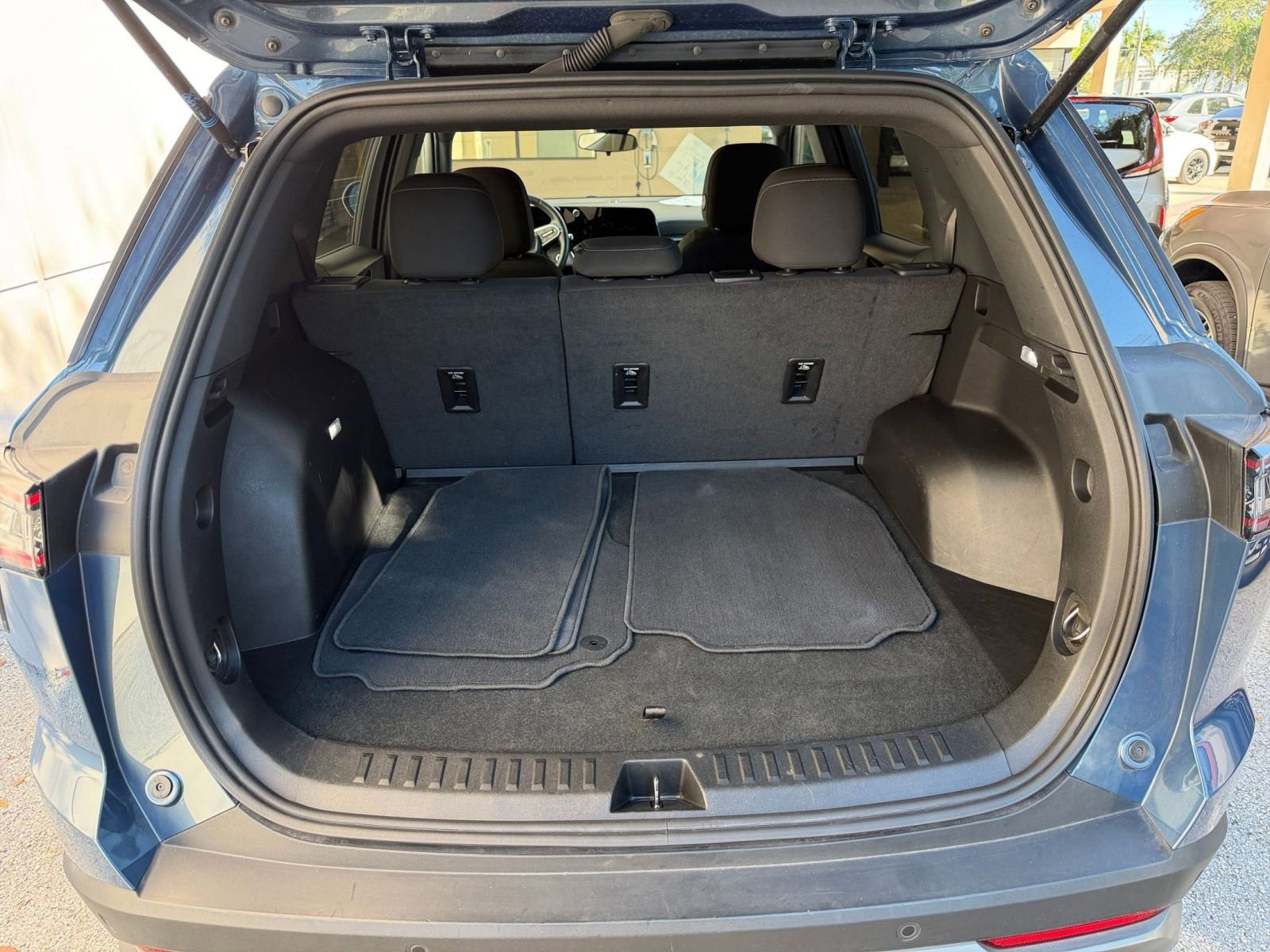 Thumbnail: 2025 Chevrolet Equinox - 24