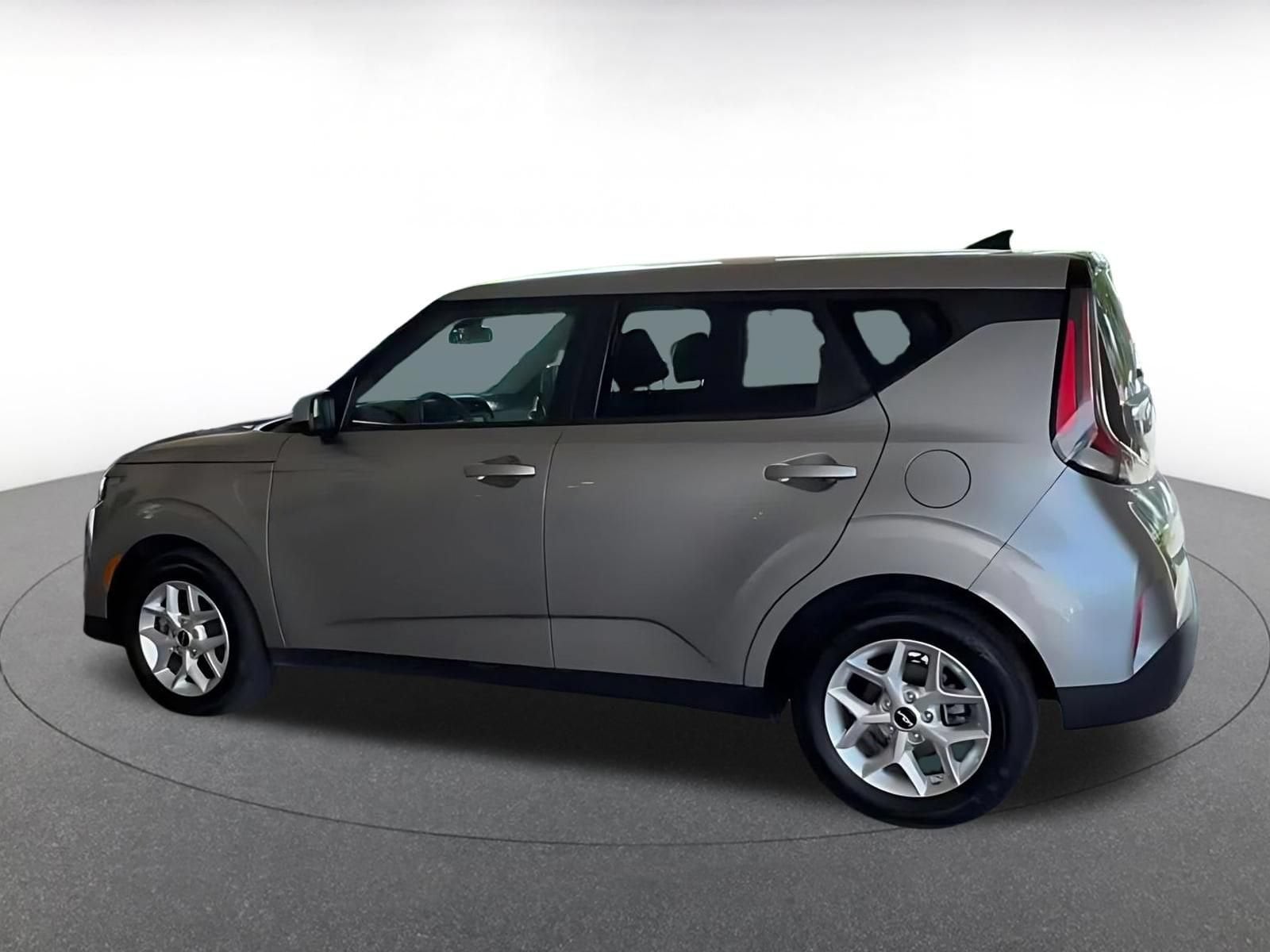 2025 Kia Soul LX - Photo 8