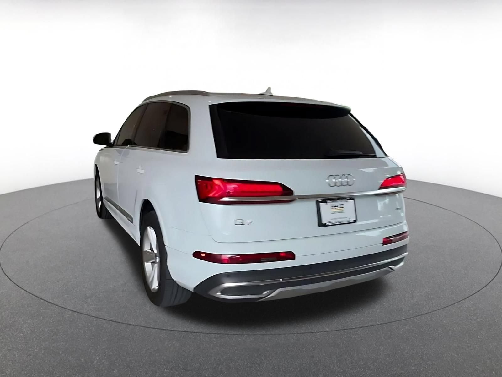 Thumbnail: 2022 Audi Q7 - 11