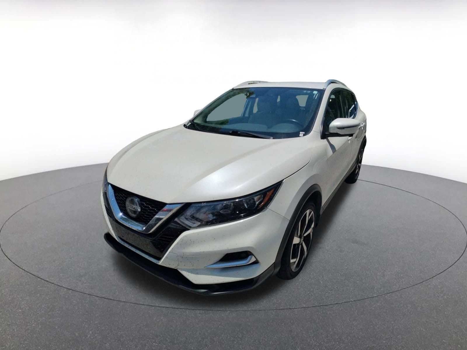 2022 Nissan Rogue Sport SL 2