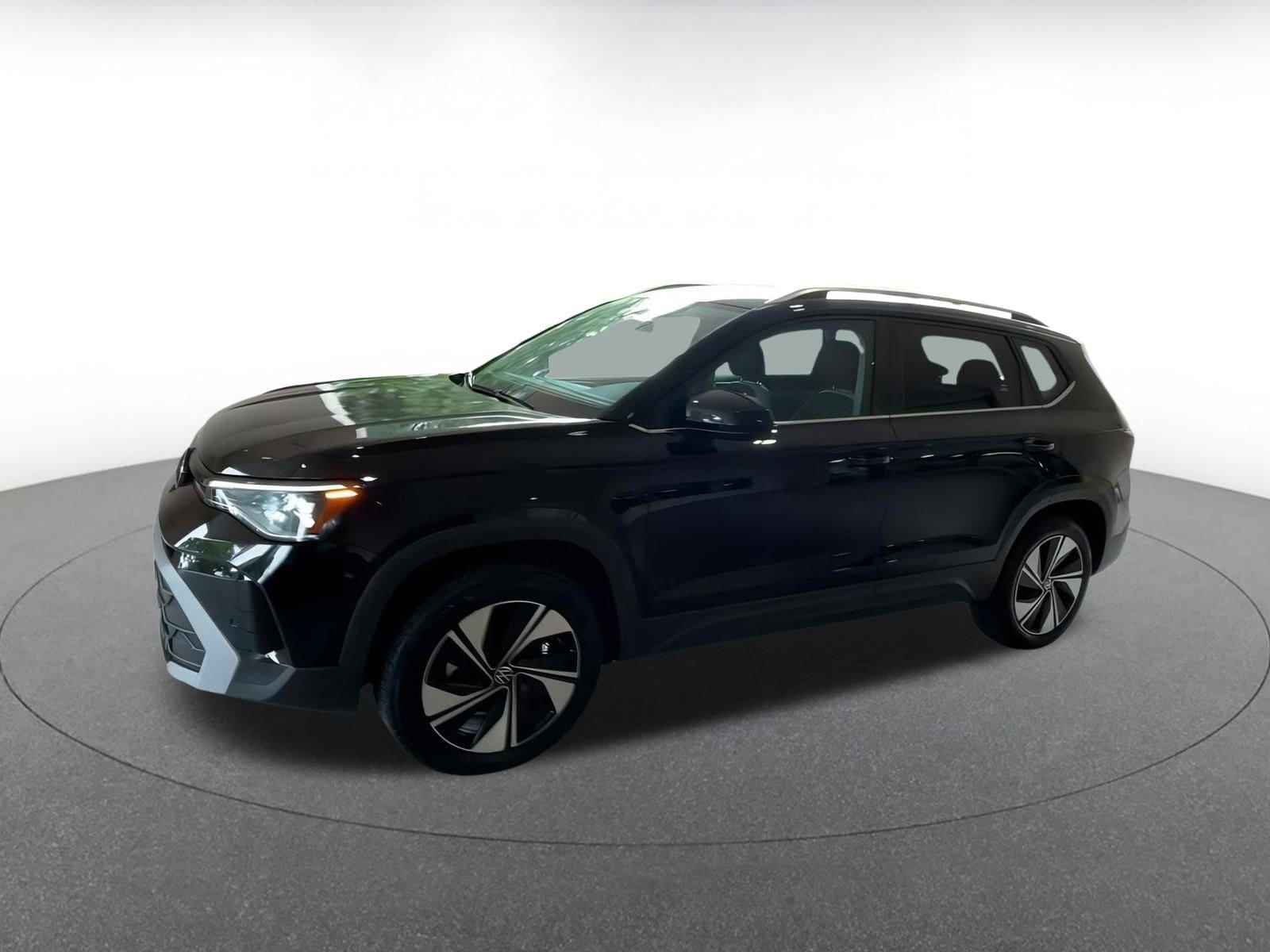 Thumbnail: 2025 Volkswagen Taos - 8