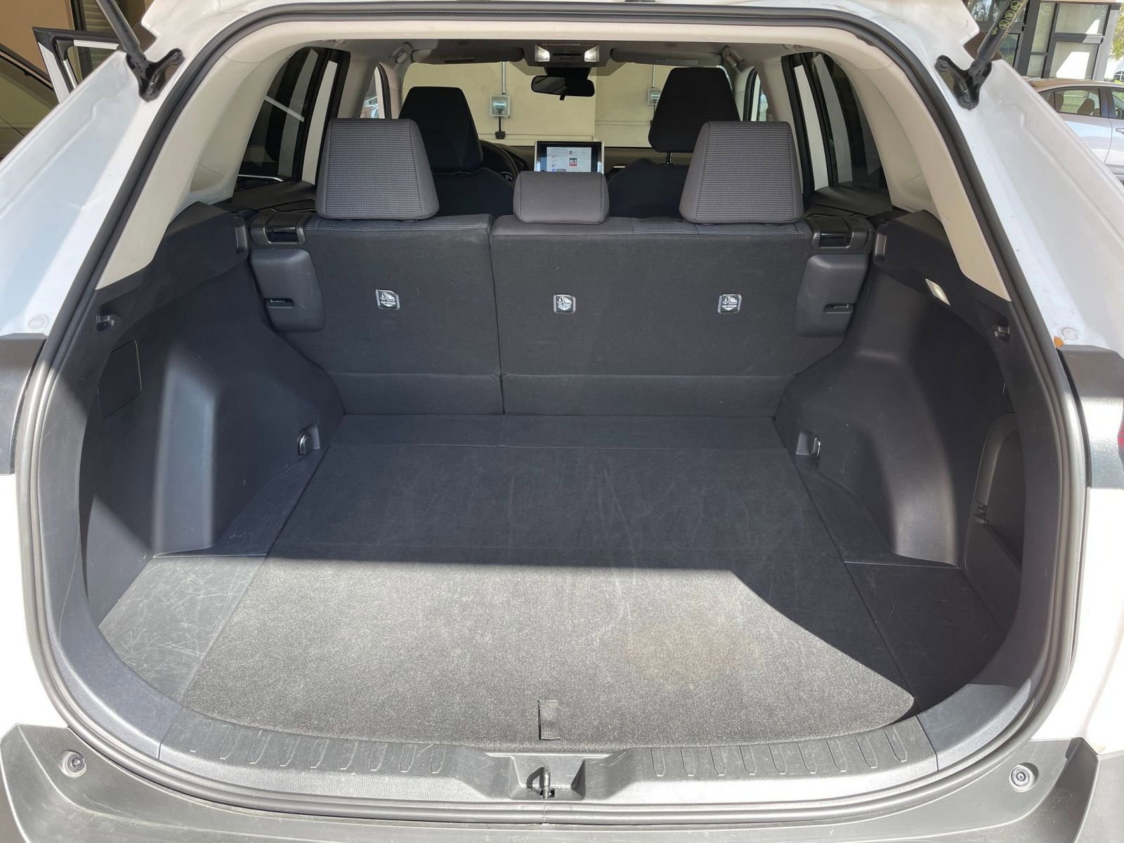 Thumbnail: 2025 Toyota RAV4 - 30