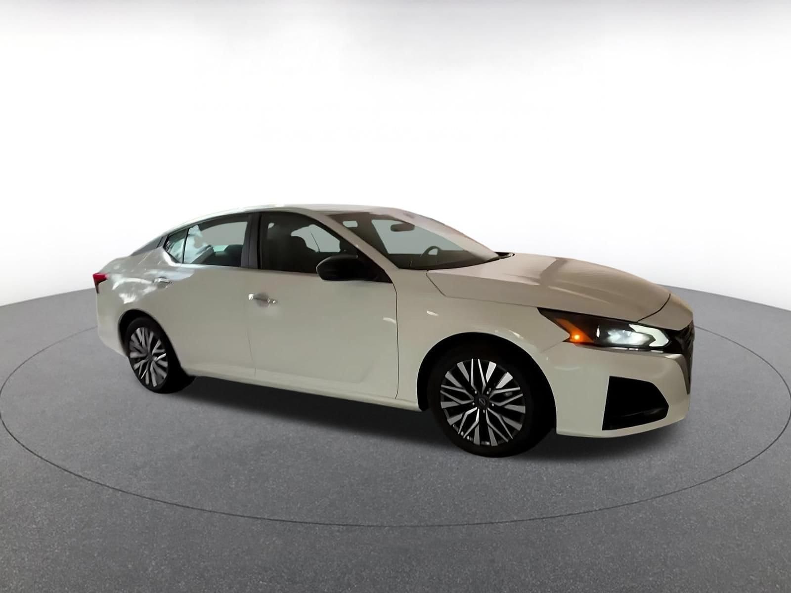 Thumbnail: 2025 Nissan Altima - 2