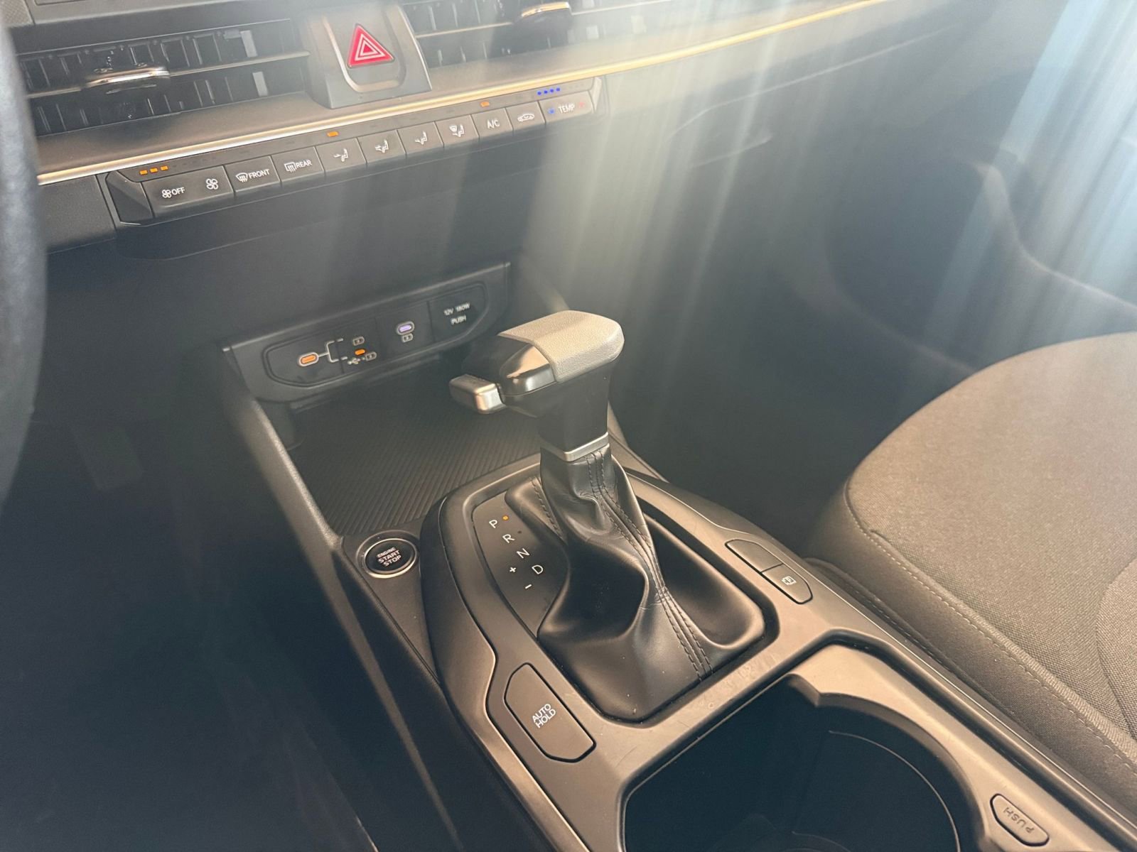 2025 Kia K4 LXS - Photo 40
