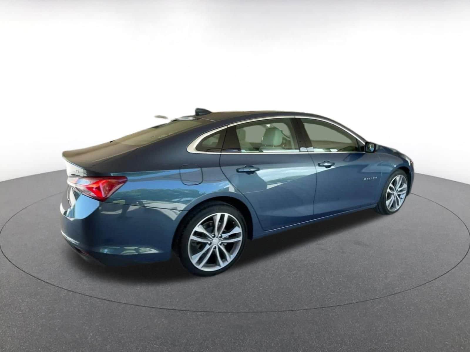 Thumbnail: 2024 Chevrolet Malibu - 15