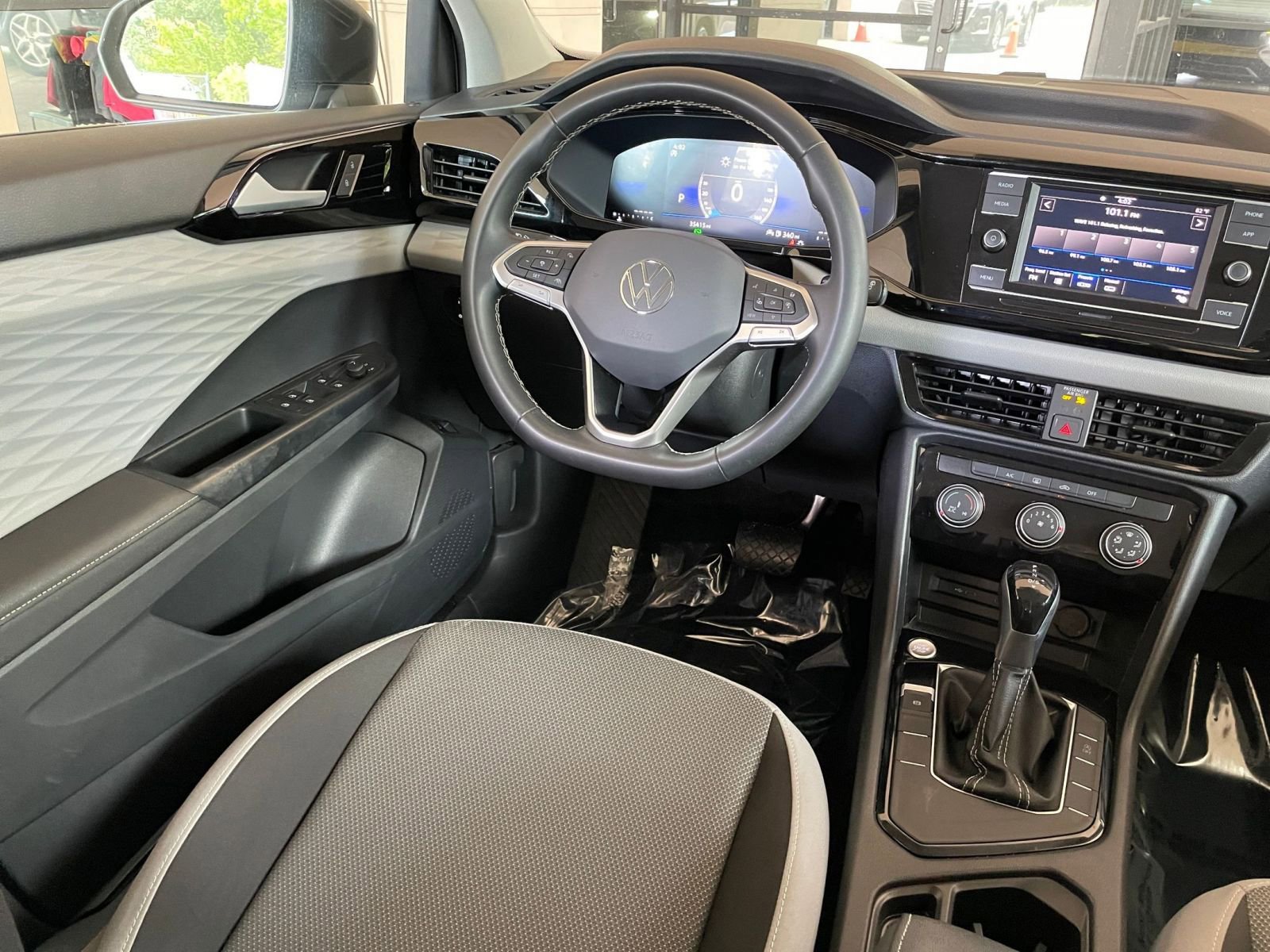 2024 Volkswagen Taos S 23