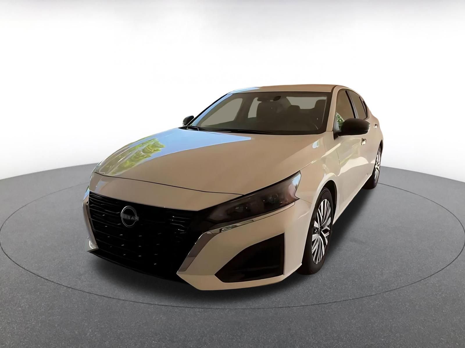 Thumbnail: 2025 Nissan Altima - 4