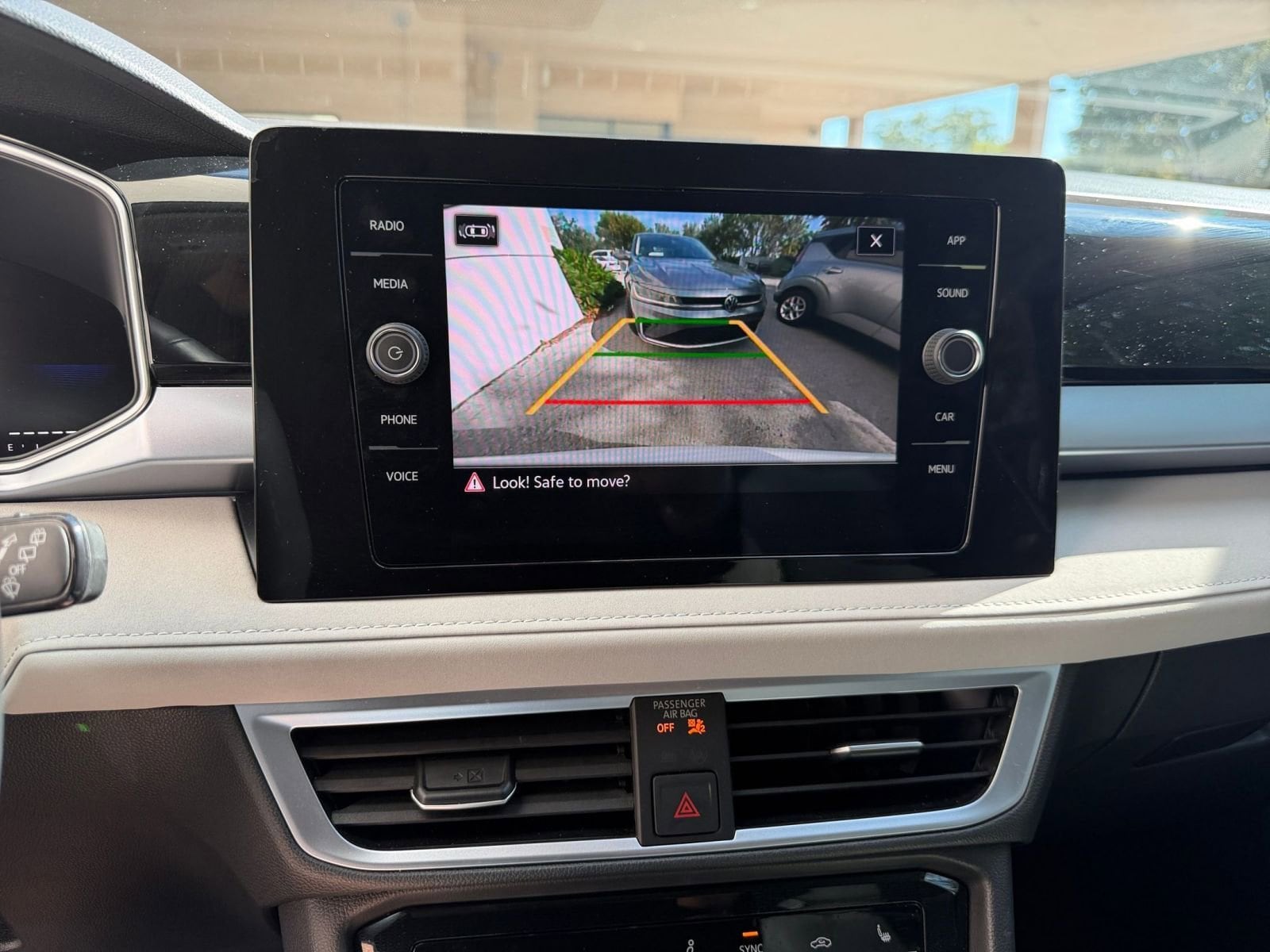 Thumbnail: 2025 Volkswagen Taos - 17