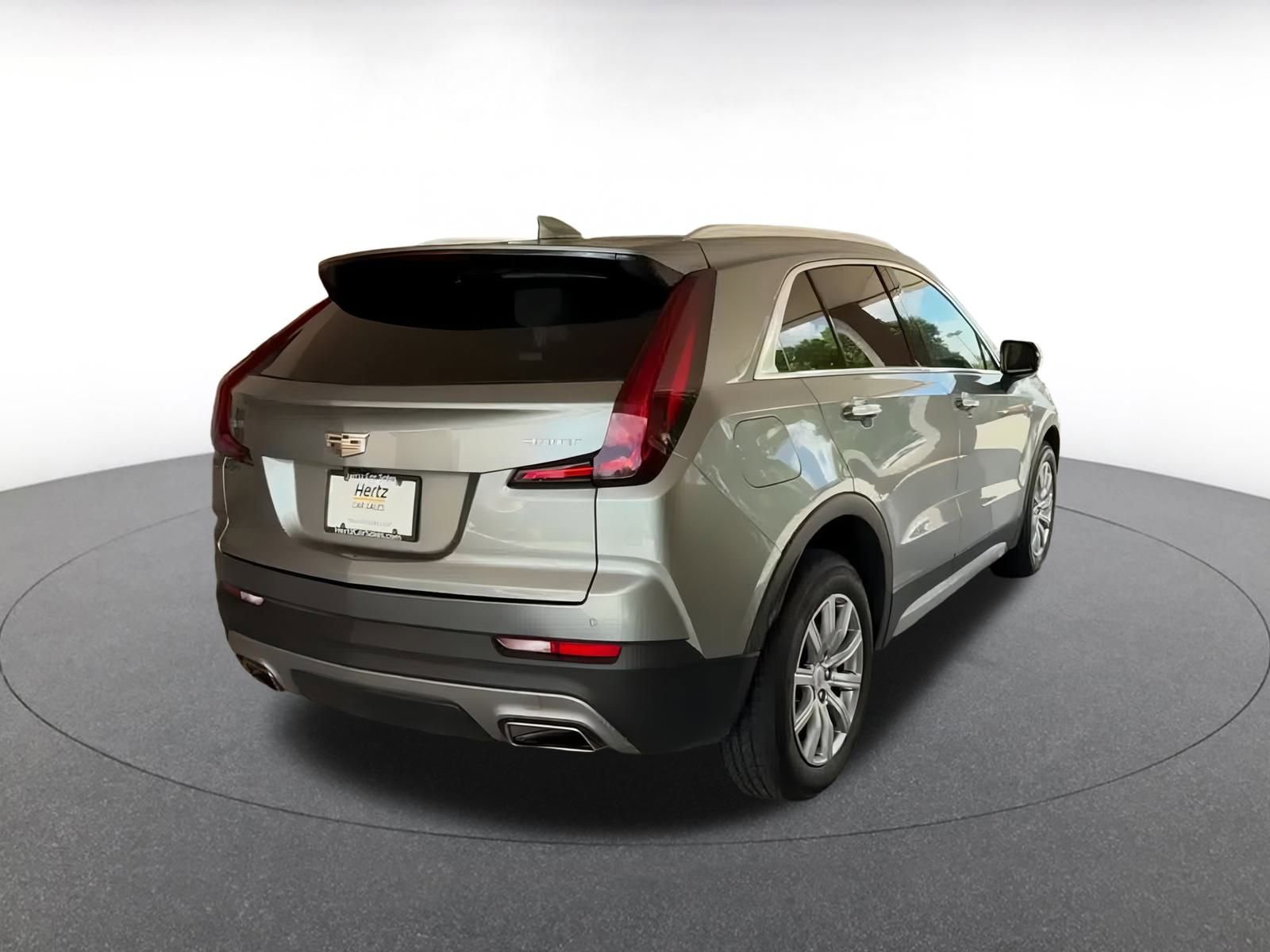 Thumbnail: 2023 Cadillac XT4 - 14