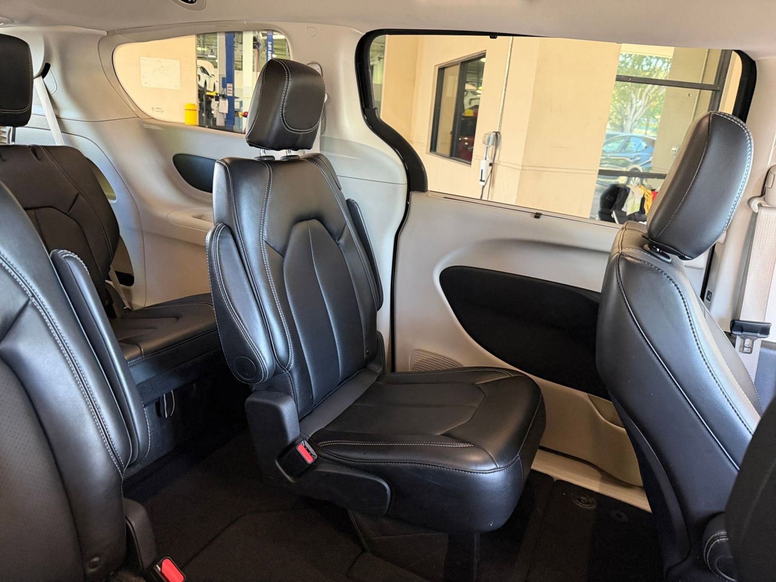 Thumbnail: 2024 Chrysler Pacifica - 35