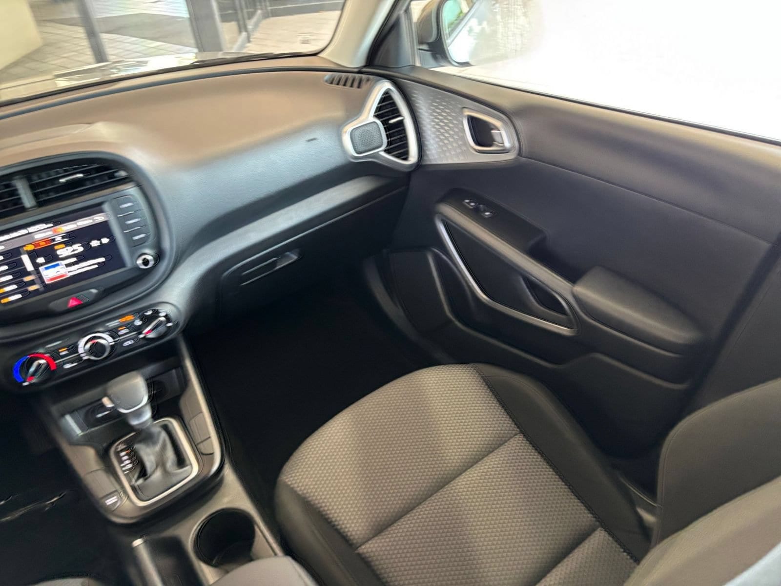 Thumbnail: 2025 Kia Soul - 28