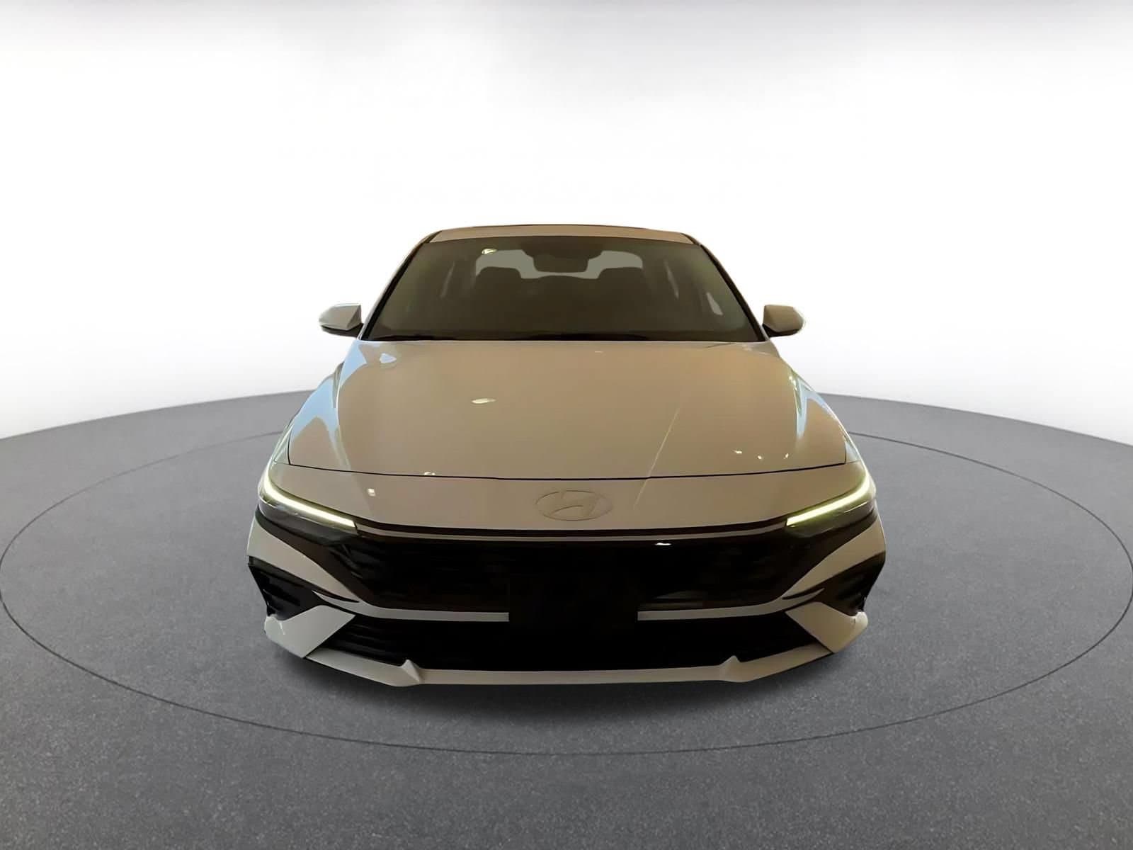 Thumbnail: 2025 Hyundai Elantra - 4