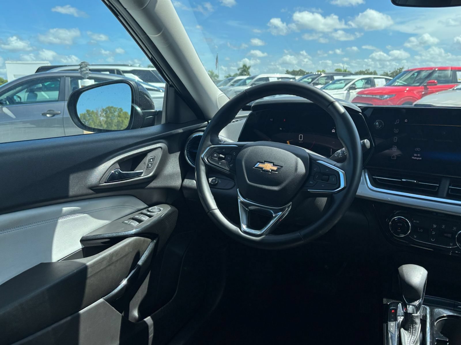 Thumbnail: 2025 Chevrolet Trax - 24