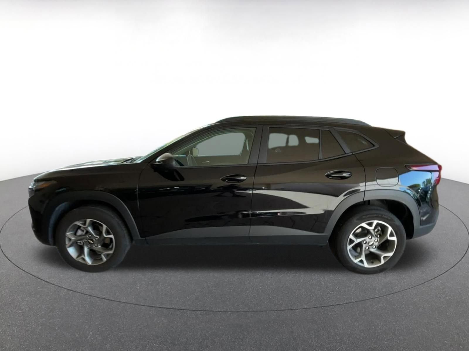 Thumbnail: 2025 Chevrolet Trax - 9