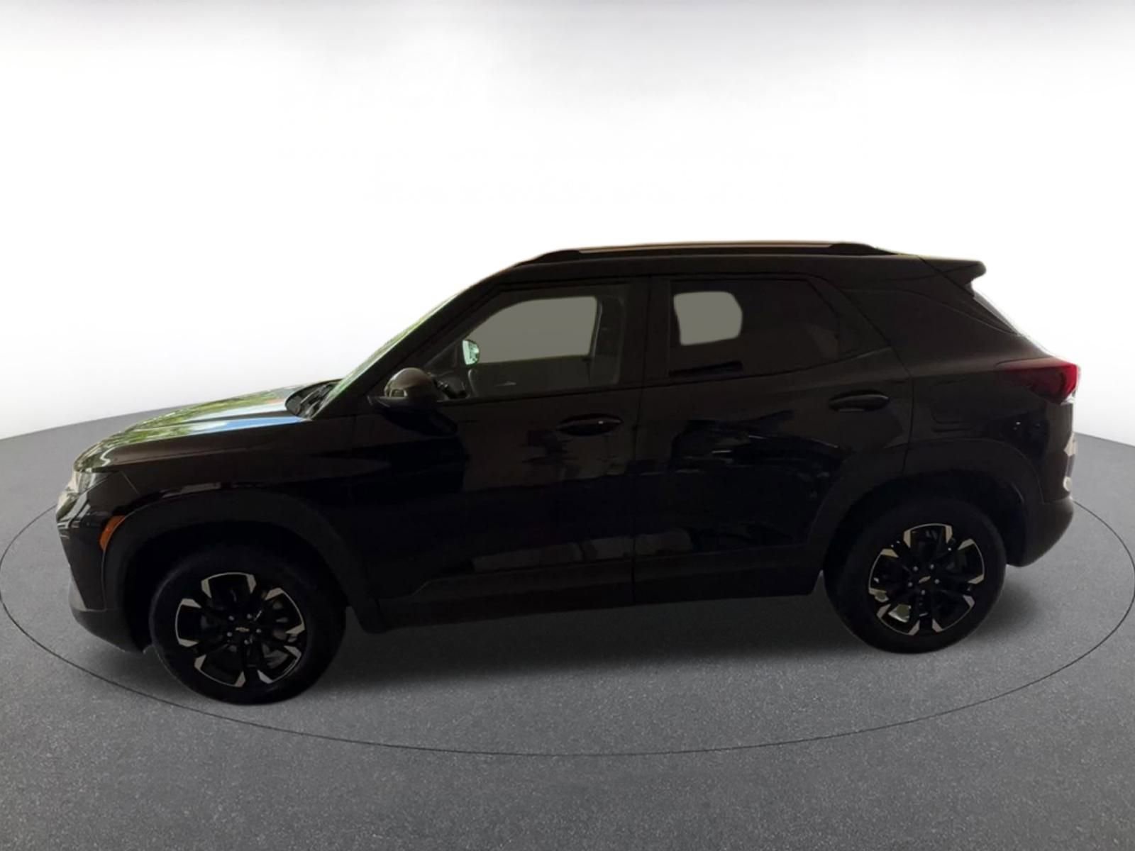 Thumbnail: 2023 Chevrolet TrailBlazer - 9