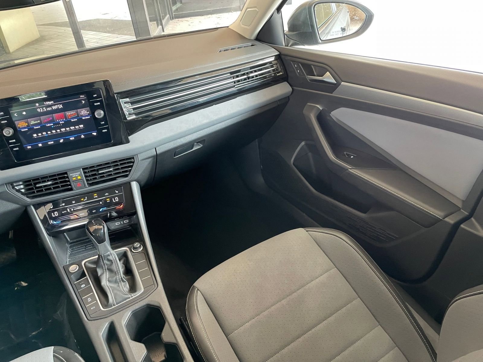 Thumbnail: 2025 Volkswagen Jetta - 34