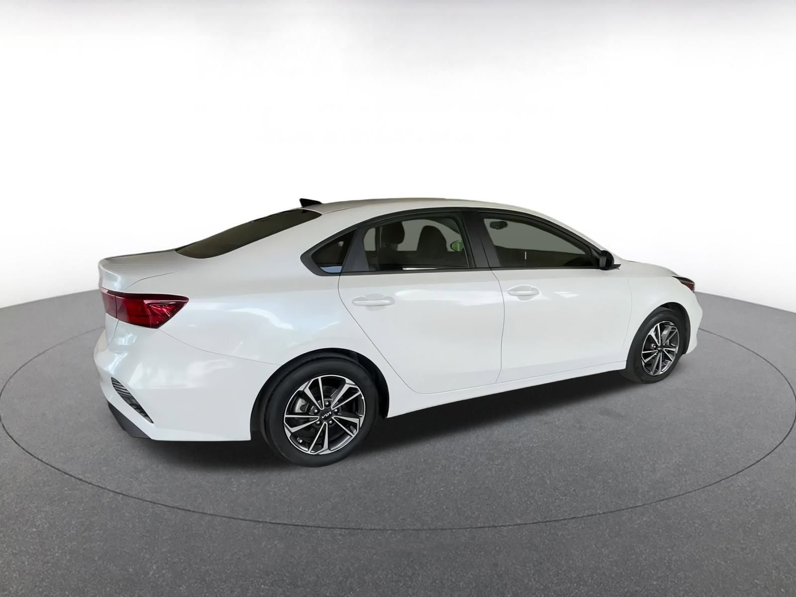 Thumbnail: 2024 Kia Forte - 14
