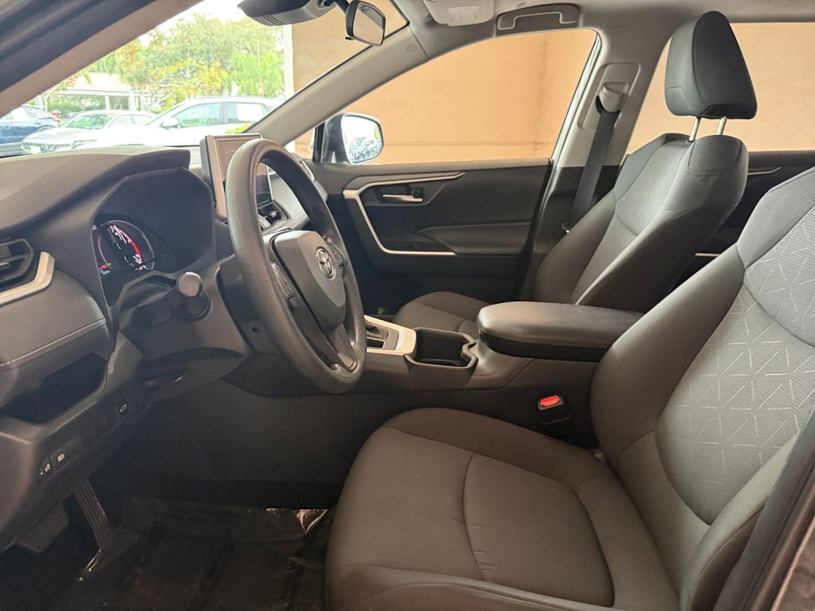 Thumbnail: 2025 Toyota RAV4 - 21